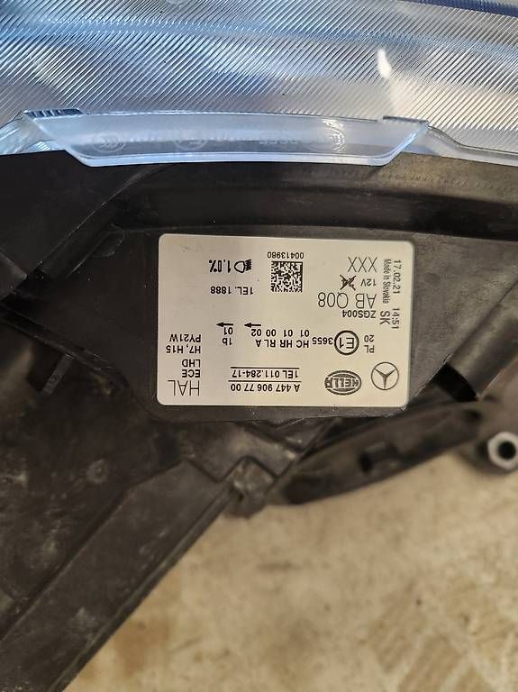 Fari: Phares avant Mercedes W447 – Usato da Renens VD venduto da aligrapefruit 2