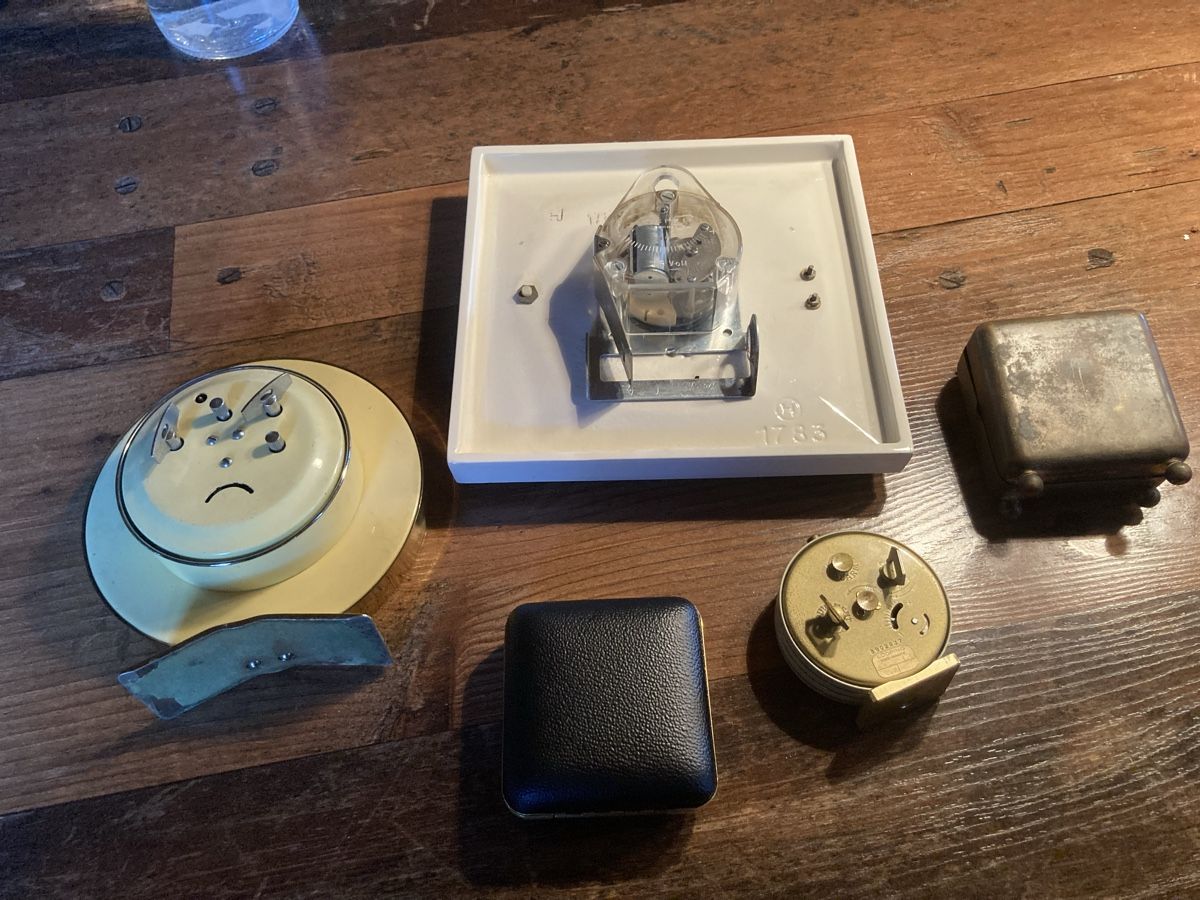 Orologi da terra & Orologi da parete: 5x Standuhren defekt oder ersatzteile – Difettoso da Glattbrugg venduto da vintagemania 7