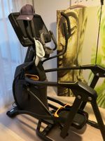 Matrix Crosstrainer Fitnessgerät gebraucht schwarz