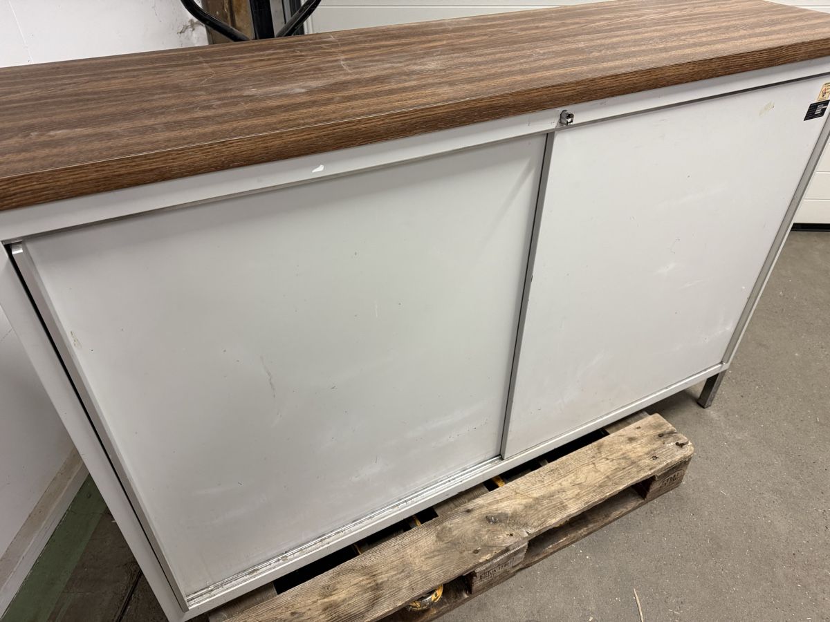 Armadi: Werkstatt Sideboard – Usato da Horriwil venduto da Carrera68