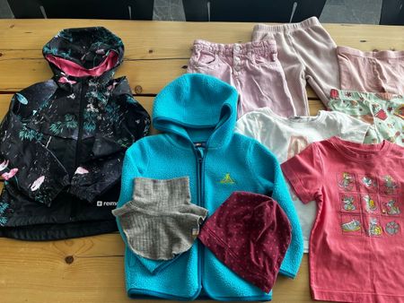 Reima Jacke & Fleece & Kleider & Jeans & Leggings & Tshirts