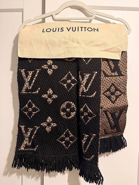 Foulard & Sciarpe: Louis Vuitton Logo Mania Leo Schal – Usato da Aesch BL venduto da ack_x8zg