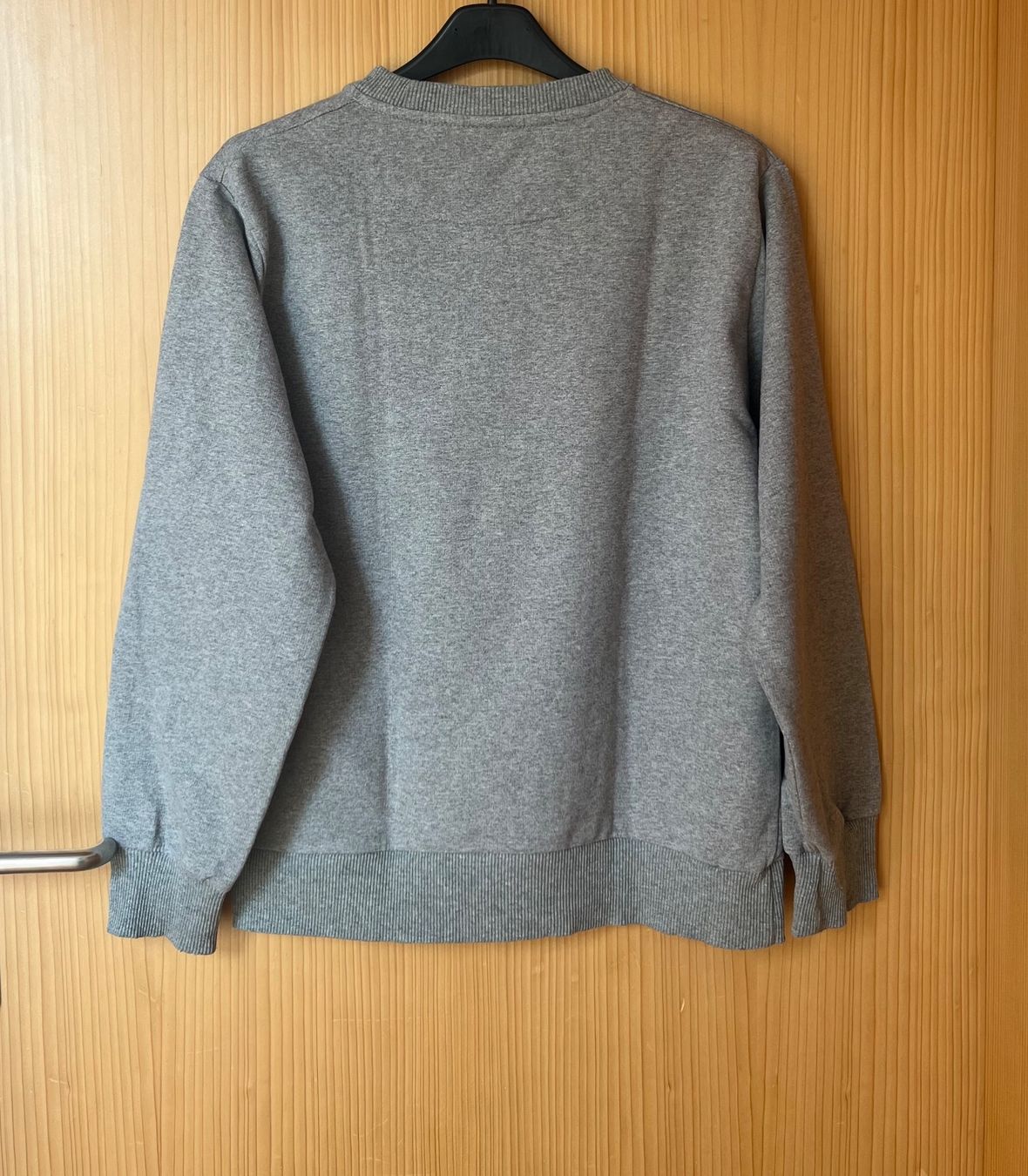 Pulls & Sweat-shirts: Pull gris cool – Neuf (Voir description) à Ardon par chl_j2df 1