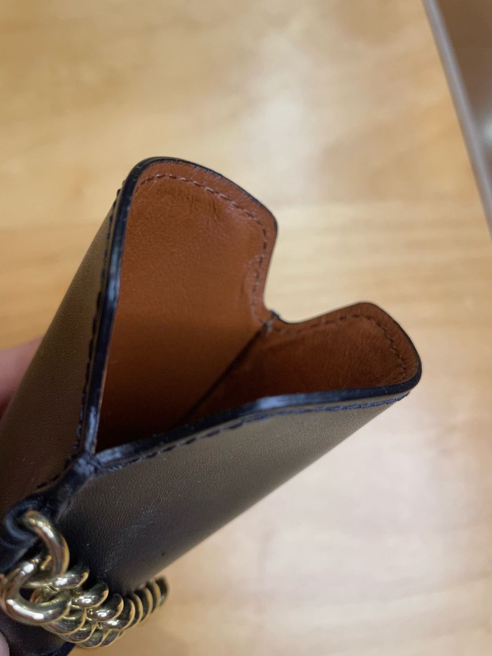Cover & Protezioni schermo: RALPH LAUREN CHAIN LEATHER PHONE CASE – Usato da Cortaillod venduto da Stay_Alive_vintage 3