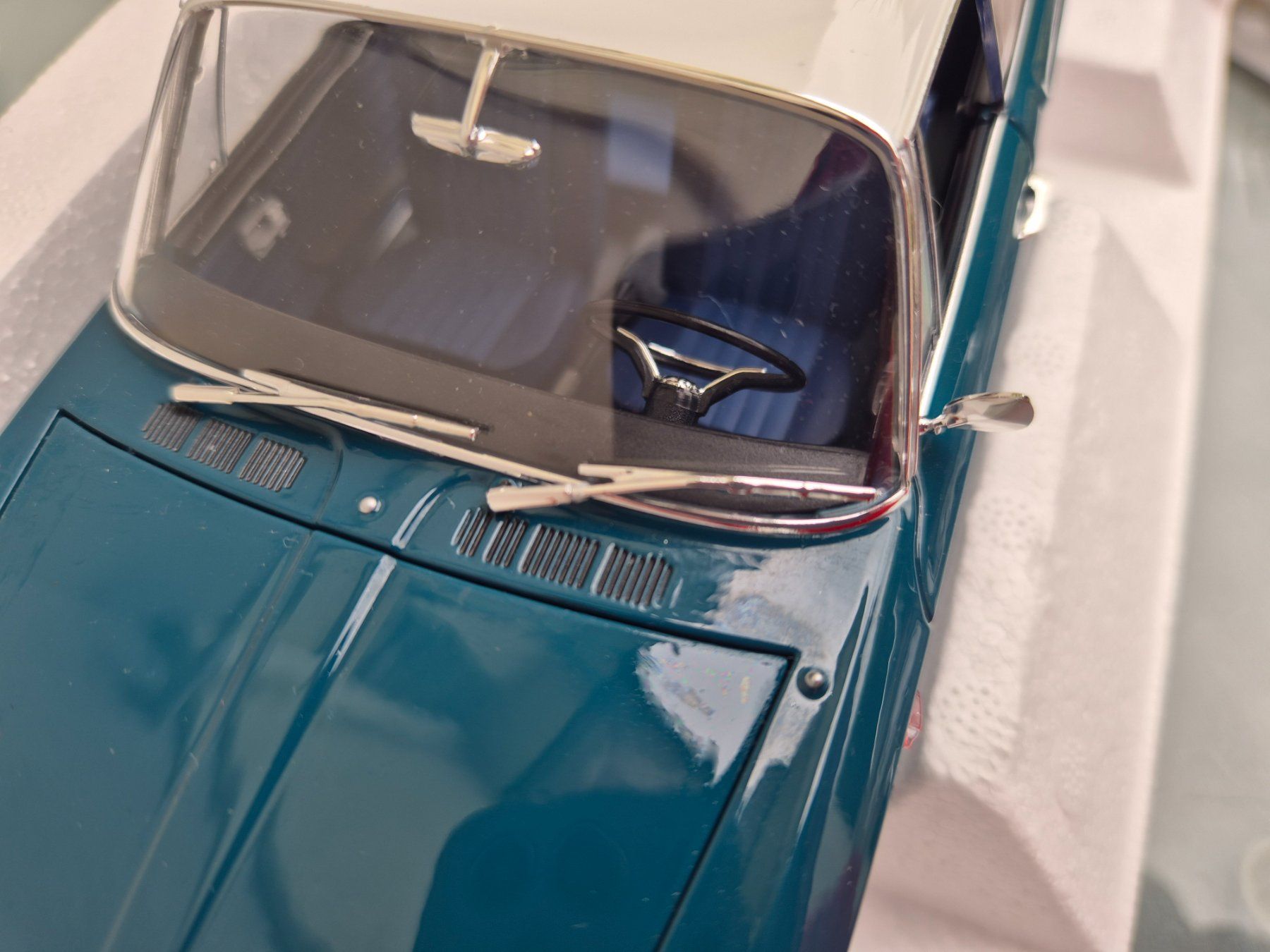 Volkswagen Modellautos: VW Karmann Ghia von Norev 1:18 – Neu (gemäss Beschreibung) aus Oberbuchsiten von laffite54 7