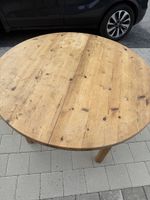 runder Holztisch