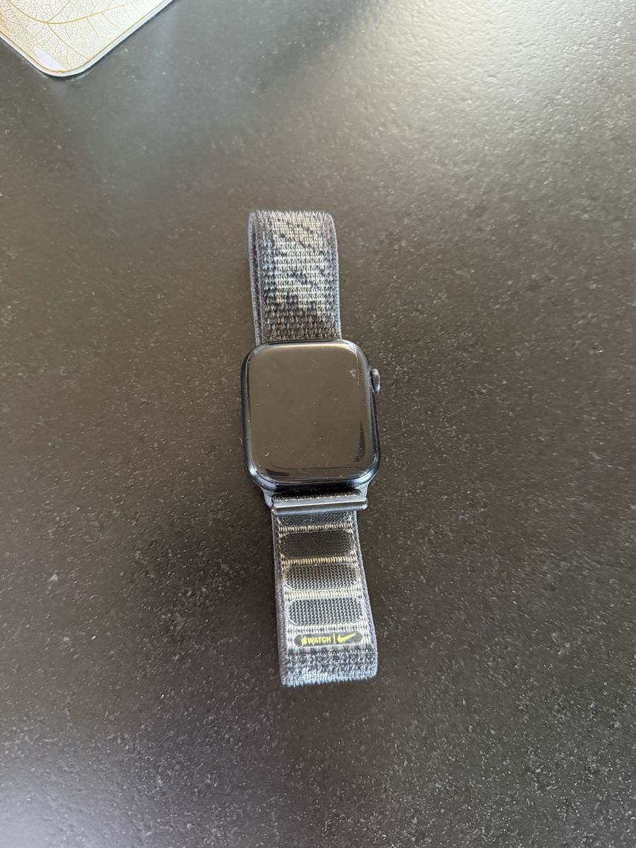 Apple Smartwatch: Apple Watch - Series 7 – Usato da Ueberstorf venduto da cla75