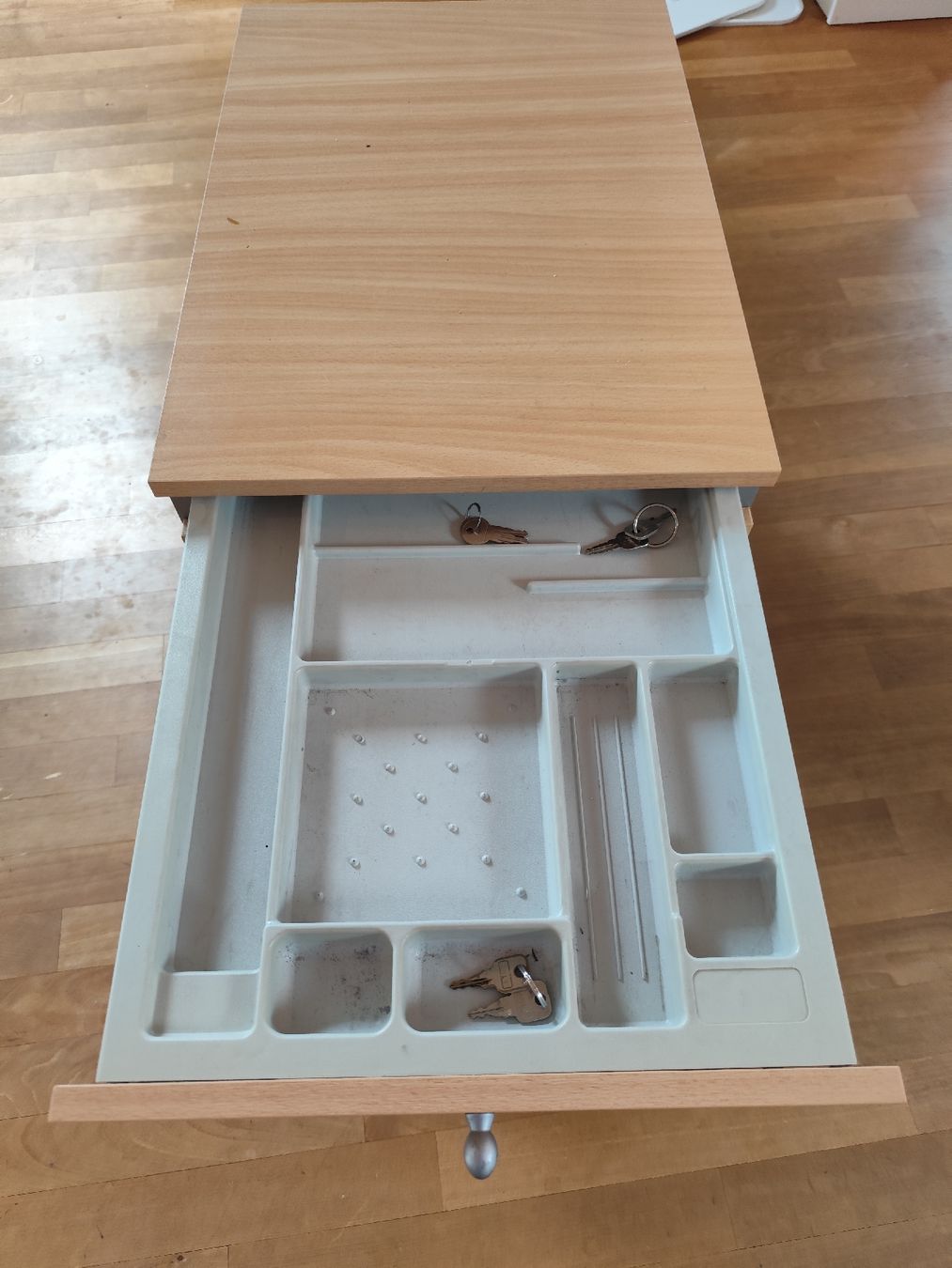 Banconi: Rollcontainer Büromöbel Holzoptik, Top Zustand! – Usato da Gutenswil venduto da kueni08 2