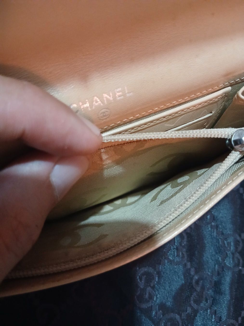 Chanel Portemonnaie: CHANEL Cambon porte monnaie – Gebraucht aus Le Grand-Saconnex von Rgt87 8