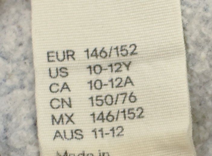 Kleiderpakete & -sets: Kinder 1x Gilet Pullover GAP, 1x Kapuzen Pullover H&M Gr.140 – Gebraucht aus Biel/Bienne von tim_pww5 7