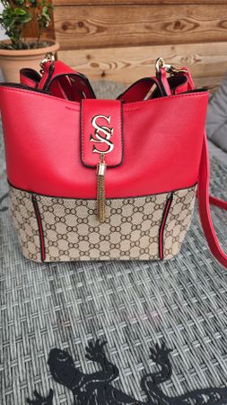 Sac à main rouge tendance - Parfait pour l'automne!