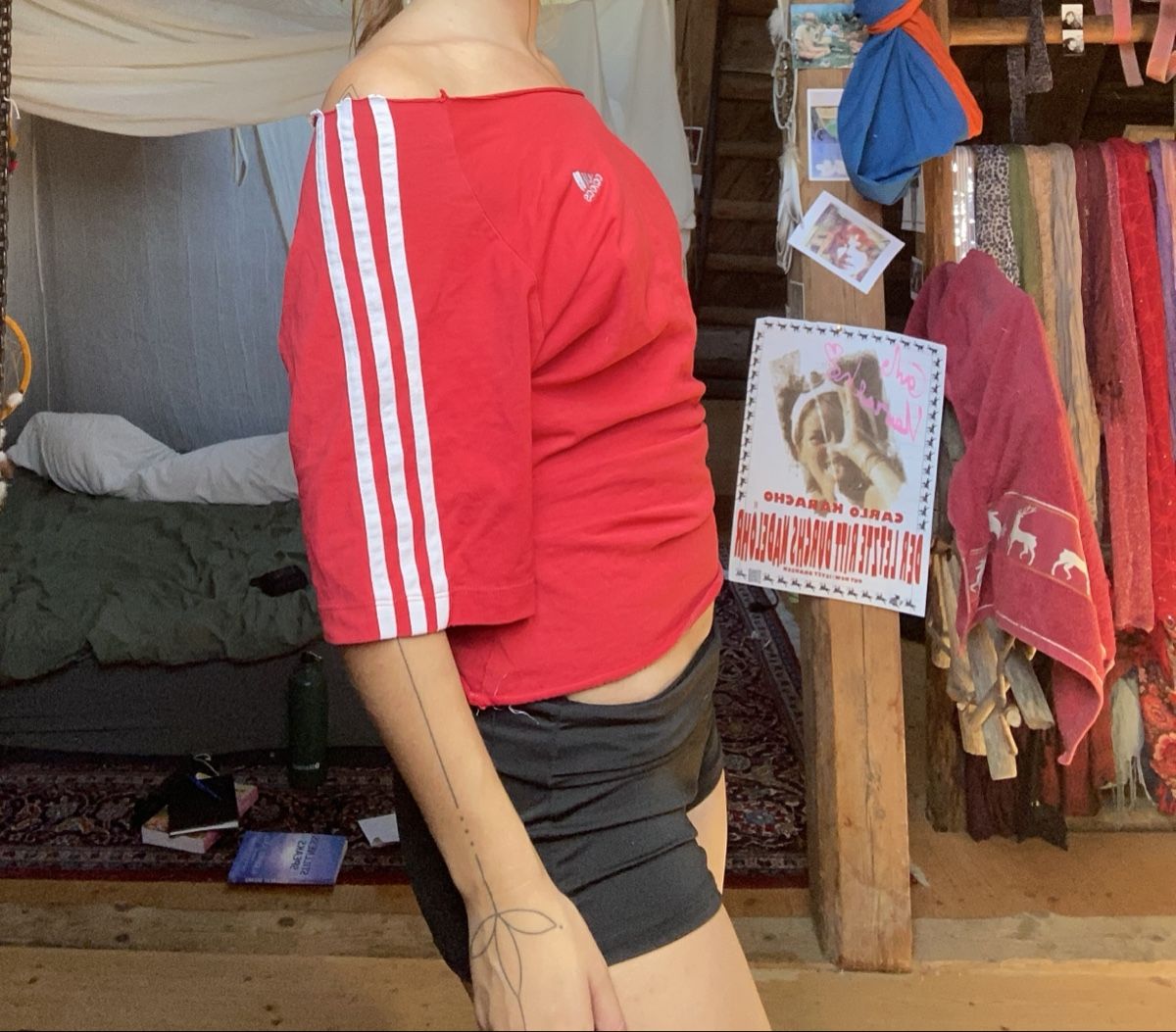 Adidas Top: Schulterfreies Adidas Shirt – Usato da Rehetobel venduto da Jahbleh 2