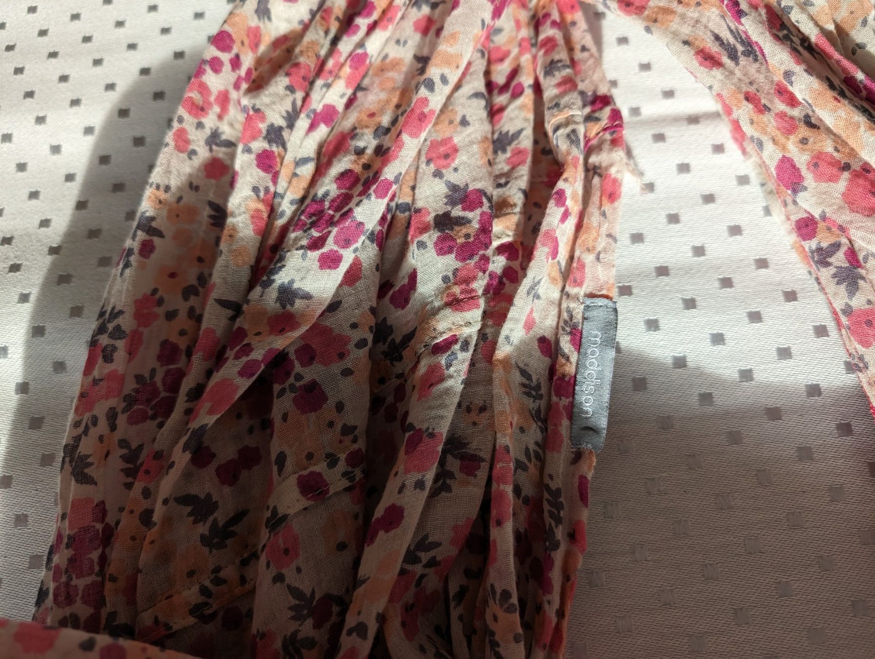 Foulard & Sciarpe: Maddison scarf- spring flowers – Usato da Glis venduto da livespringly 1