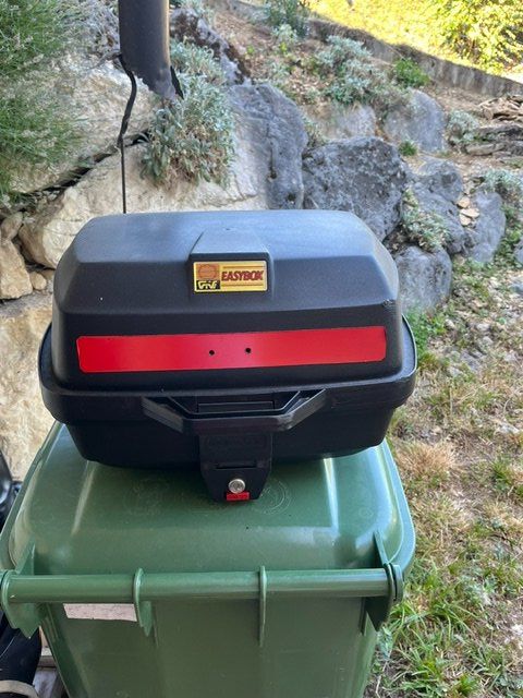 Topcase: Topcase aus massivem Kunststoff – Usato da Hersberg venduto da Jeep56
