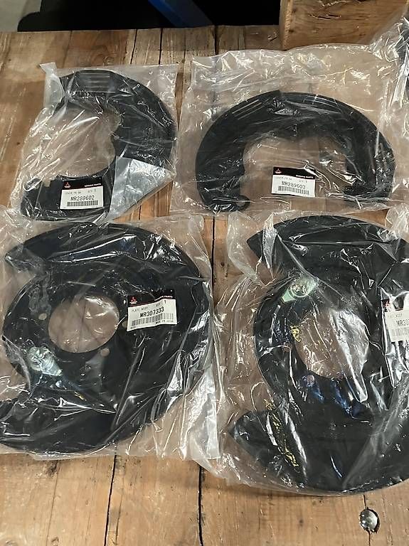 Mitsubishi Alle Autoersatzteile: Mitsubishi Lancer Evo 6 Bremsschilder – Neu und originalverpackt aus Ermensee von fazer81 1