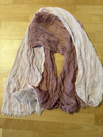 Light-dark pink shawl
