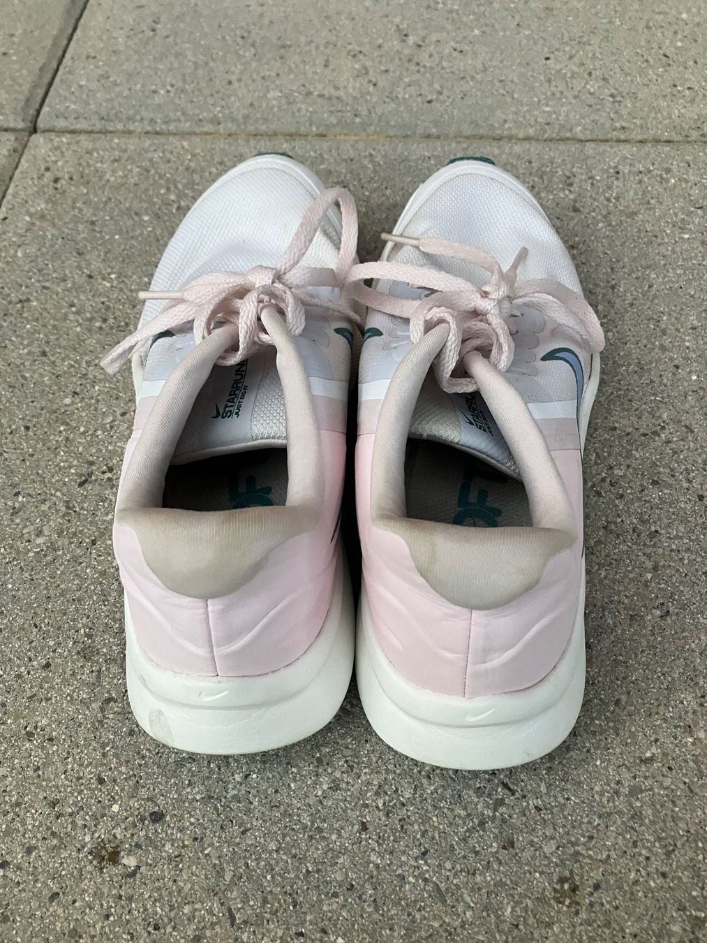 Nike Scarpe per ragazze: Kinderschuh Nike Grösse 37.5 – Usato da Wichtrach venduto da mryter01 1