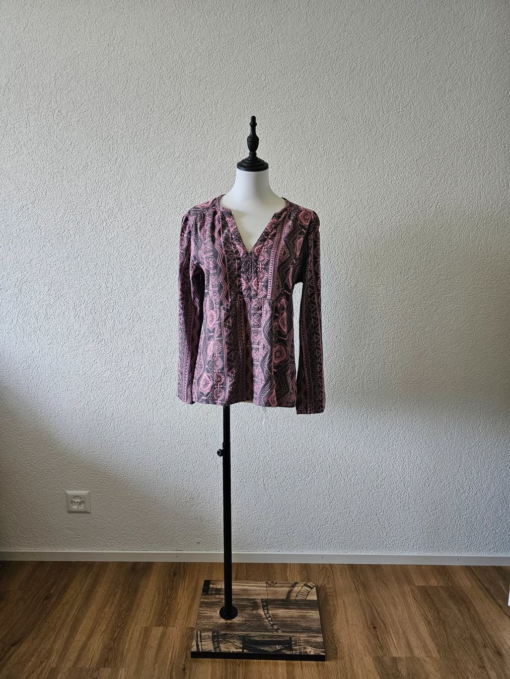Odd Molly Camicette: Odd Molly Bluse Bio-Baumwolle Print Grau/Rosa Gr. S – Usato da Emmen venduto da Tumanovr 2