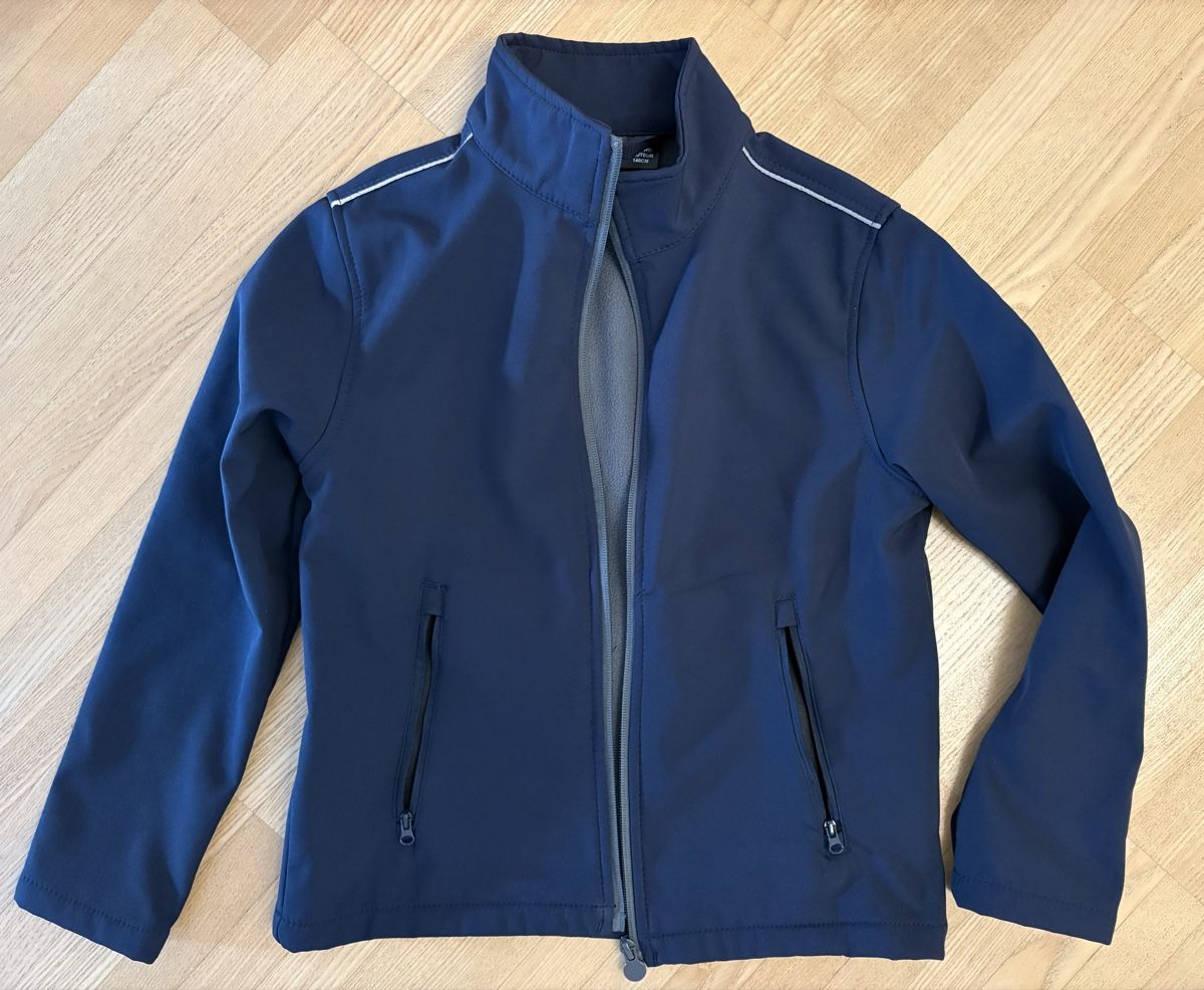 Giacche & Cappotti: Kinder Softshell Jacke Regatta Grösse 140 – Usato da Zürich venduto da mad_lwl6