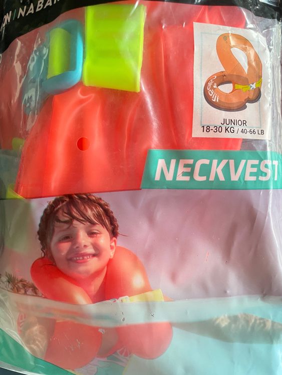 Decathlon Gilets de sauvetage: NEU Nacken-Schwimmweste aufblasbar Kinder 18–30 kg orange – Neuf avec emballage d'origine à Winterthur par calbecht 2