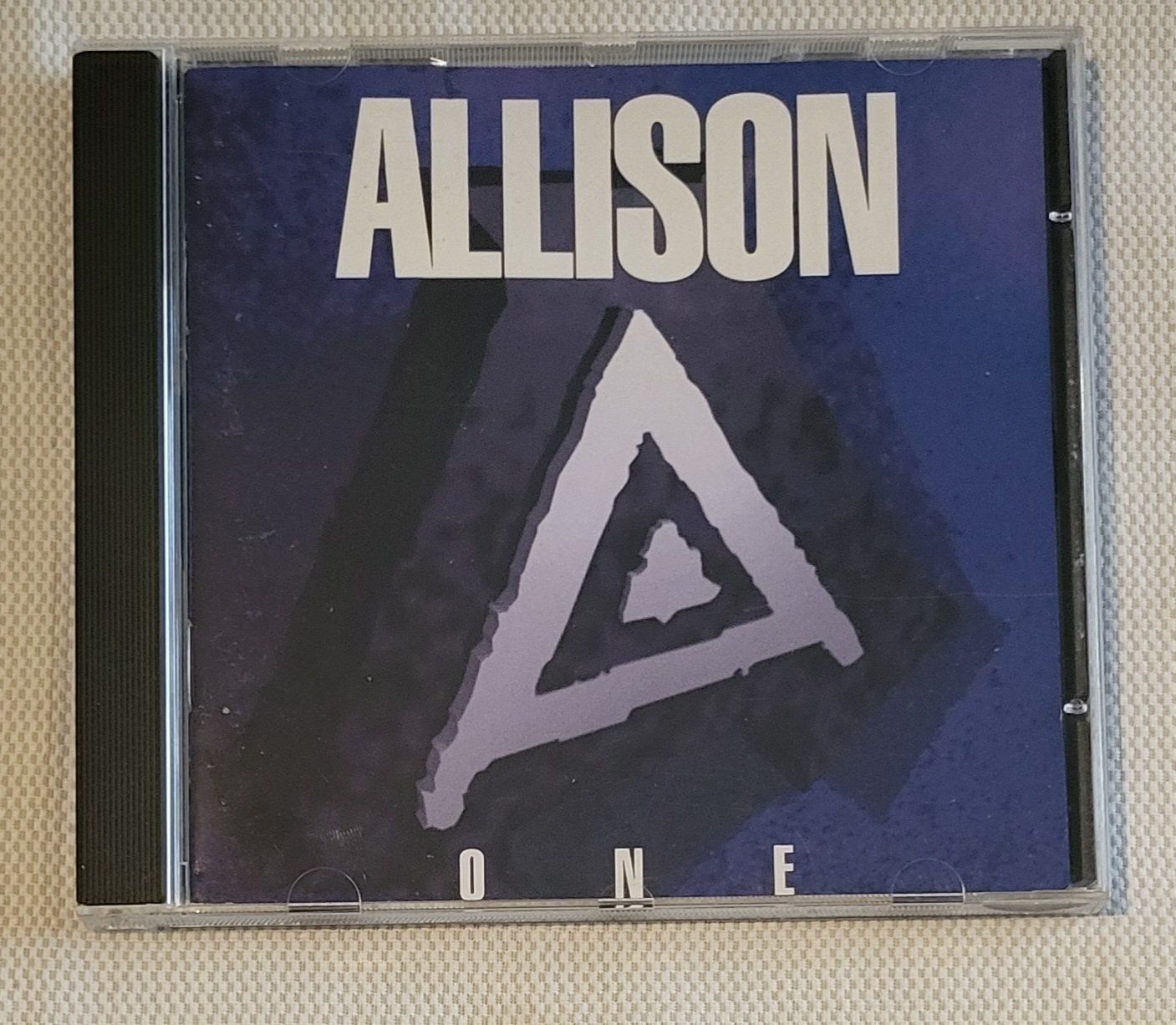 CD: Allison - One – Usato da Villars-sur-glane venduto da Epsilonhike