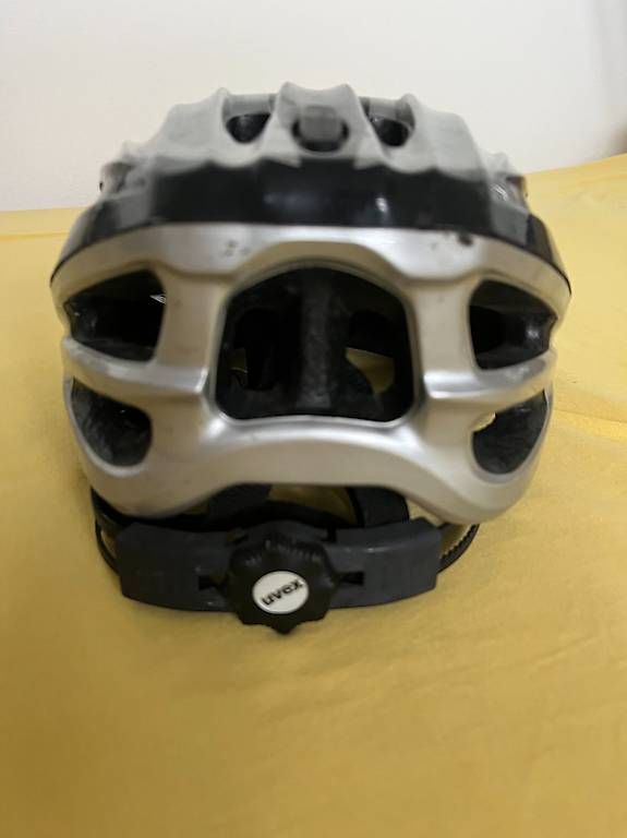 Uvex Helme: Velo Helm Uvex – Gebraucht aus Murten von bea_n5yn 1