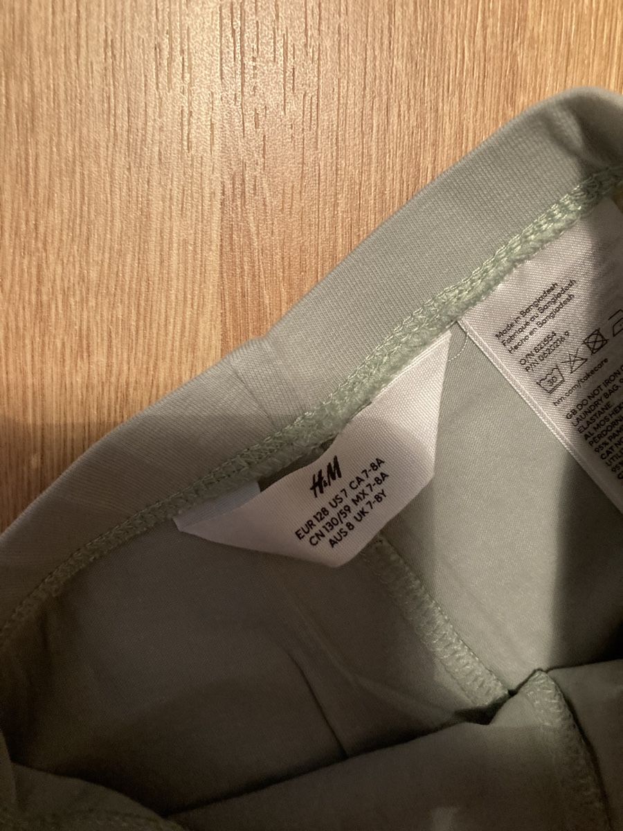 Collants & Leggings: Mädchen Herz Leggings Gr. 128 – D'occasion à Emmenbrücke par JJ_89 2