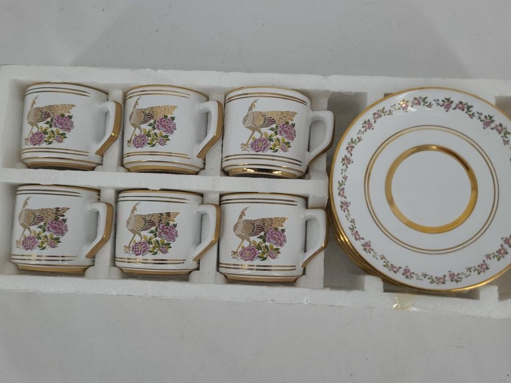 Lot De 8 Tasses Et Soucoupes à Café Céramique Anglaise BARRATTS - Motifs Multicolores