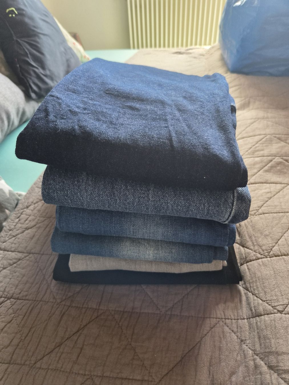 Pantaloni: Jeans Bundle – Usato da Sigriswil venduto da Aline_87 1
