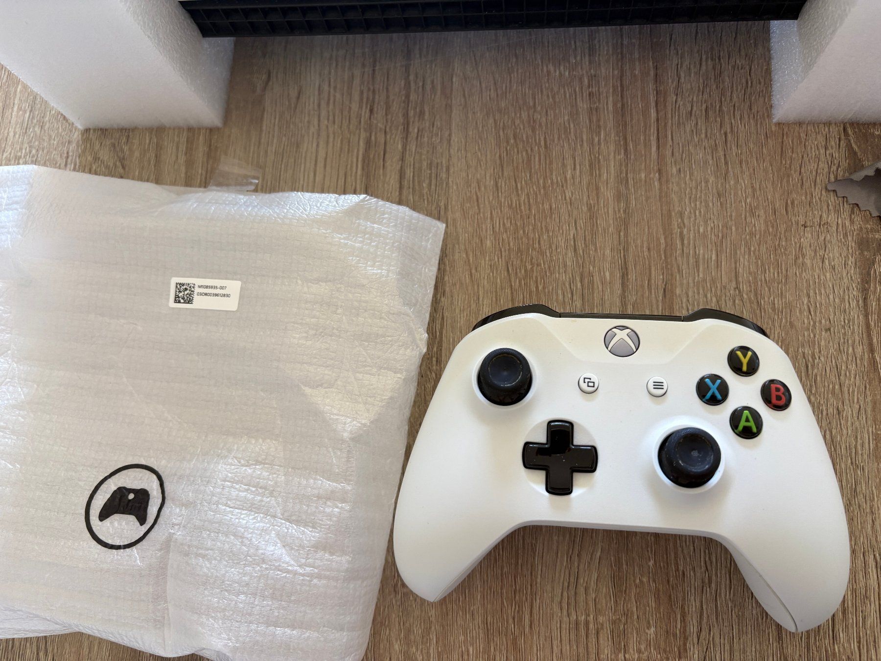 Microsoft Console: Xbox One X Edition Robot White / TOP / RARITAT – Usato da Petit-lancy venduto da Jototti 4