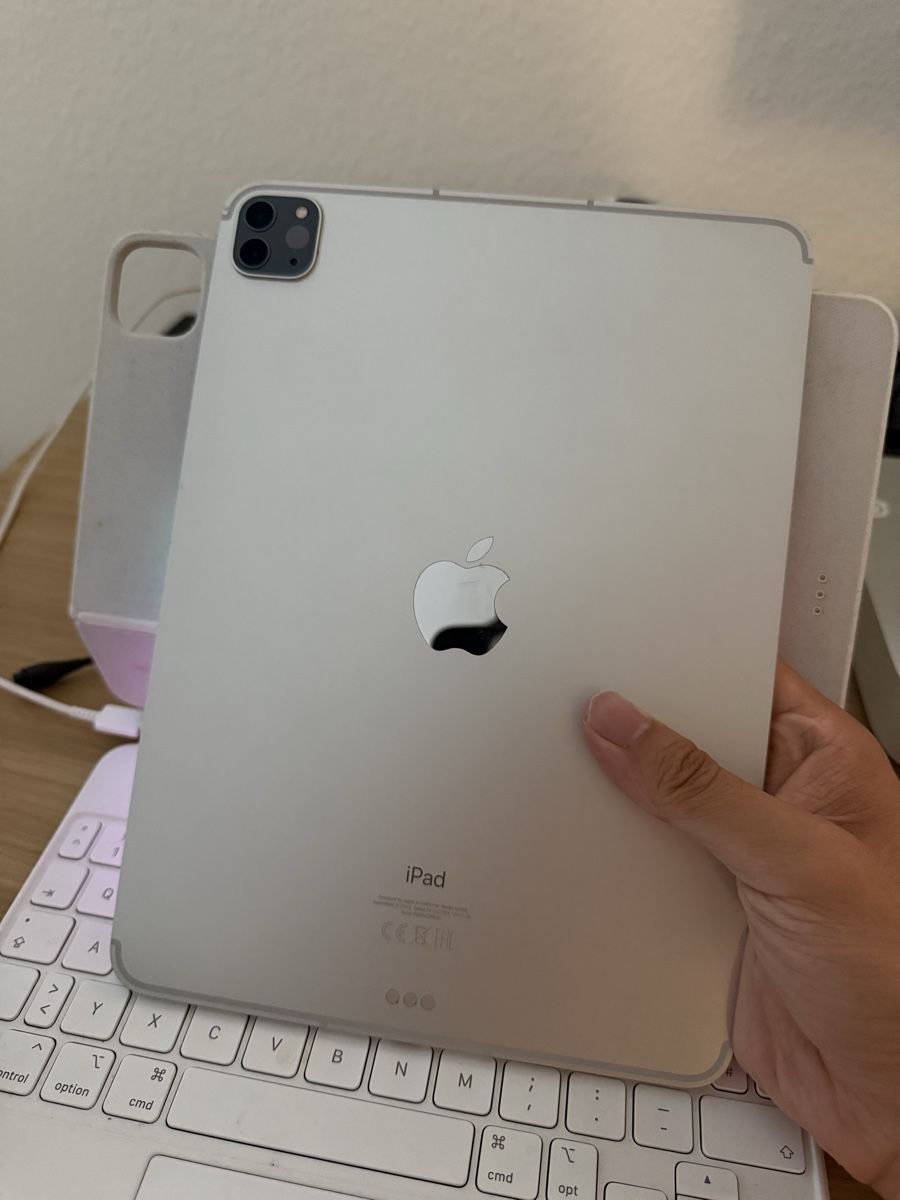Apple Tablet PC: iPad Pro 11 gen 3 M1 Magic Keyboard Pencil  – Gebraucht aus Rotkreuz von lew_tjr9 2