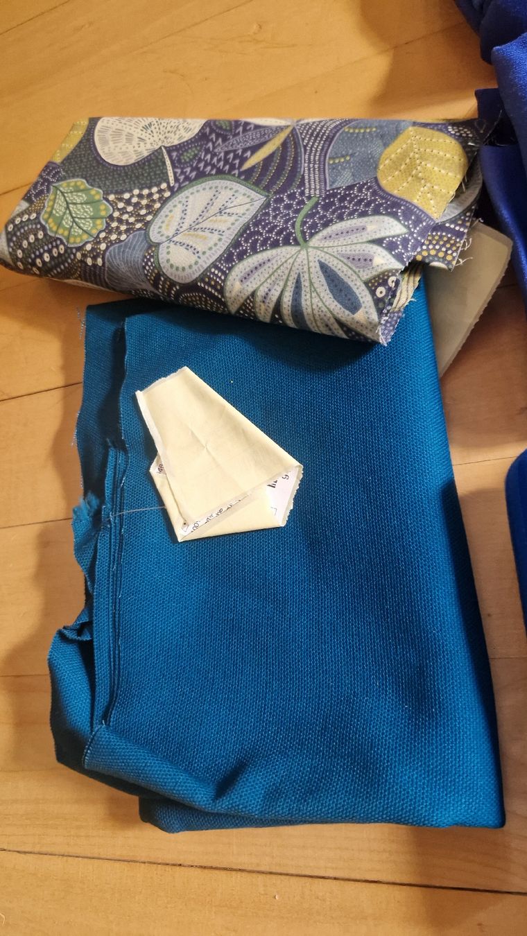 Stoffe: Stoffpaket  – Neu und originalverpackt aus Bern von Blackcrx 2