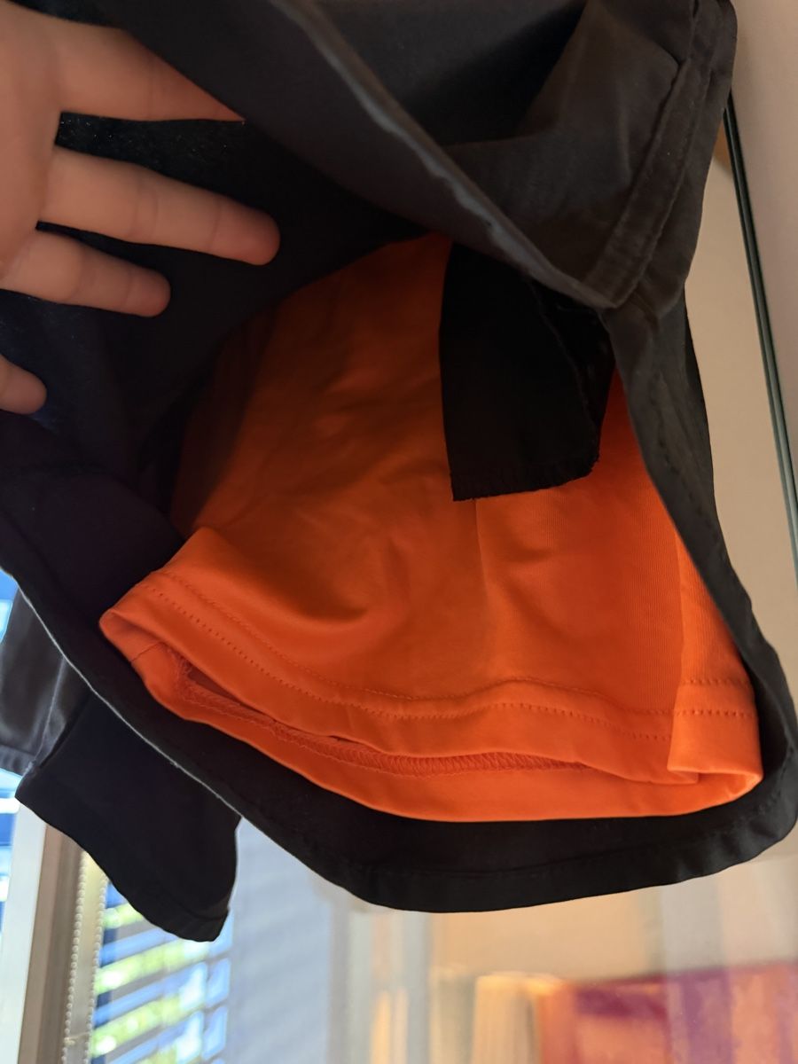 Hosen: Black running shorts with orange lining size M – Gebraucht aus Zürich von BettinaMarie2308 1