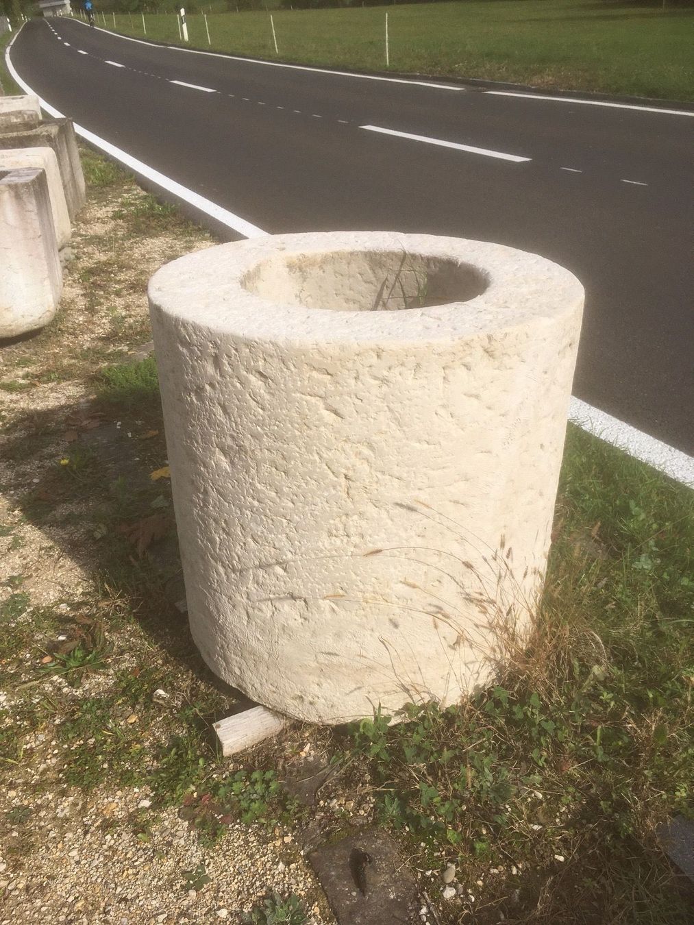 Stagni & Fontane ornamentali: Steinbrunnen – Usato da Stüsslingen venduto da Ubill