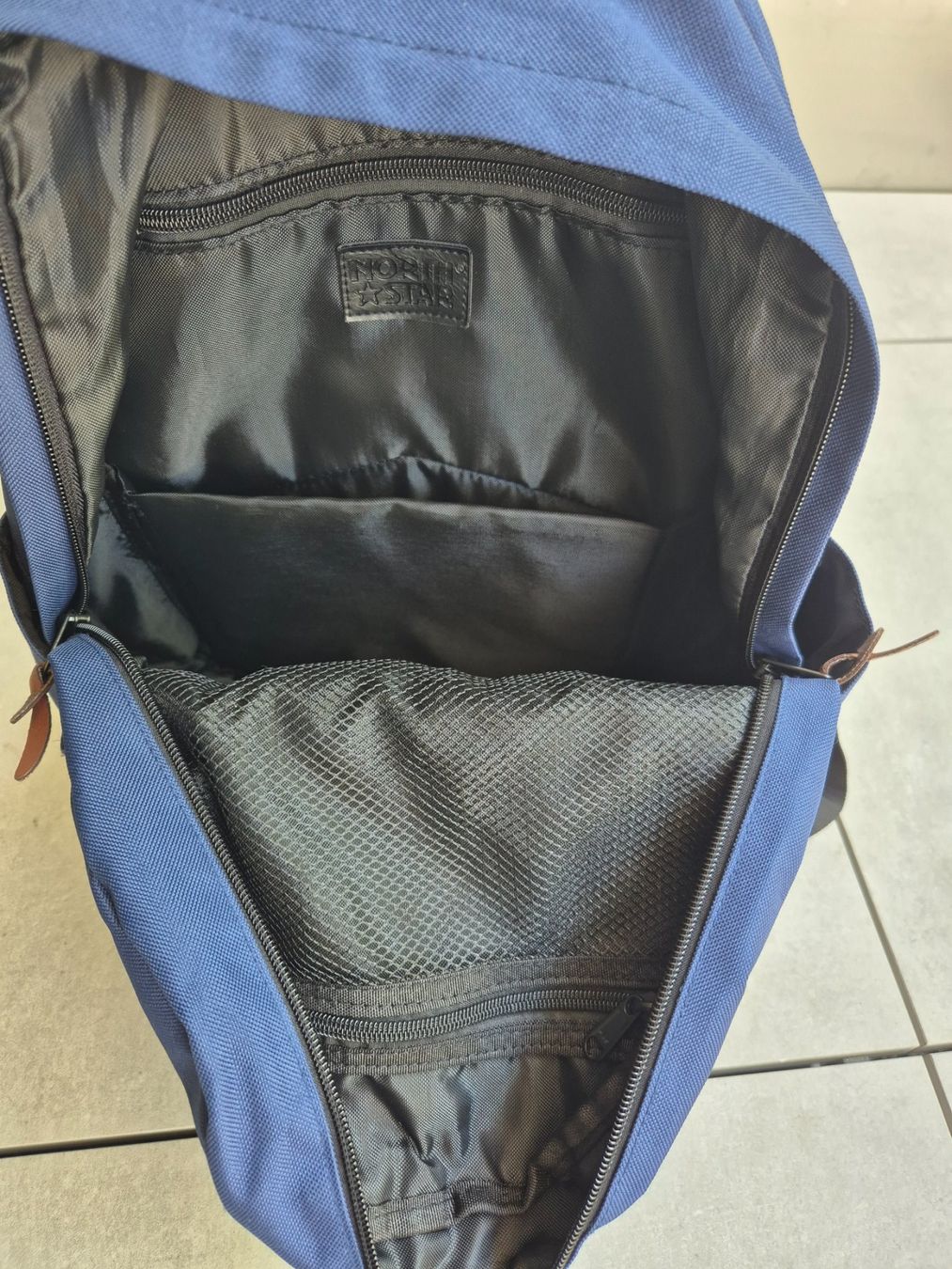 Zaini: Wunderschöner kleiner Rucksack 27,5L, robust, Lederversatz – Usato da Luzern venduto da did_yph5 1