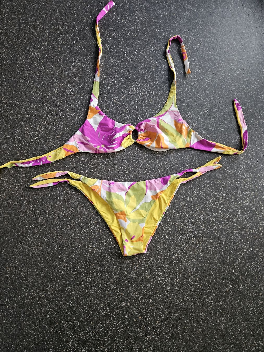 Badekleider & Bikinis: Damen Bikini bunt mit Blumenmuster  – Neu (gemäss Beschreibung) aus Anwil von moosmat 2