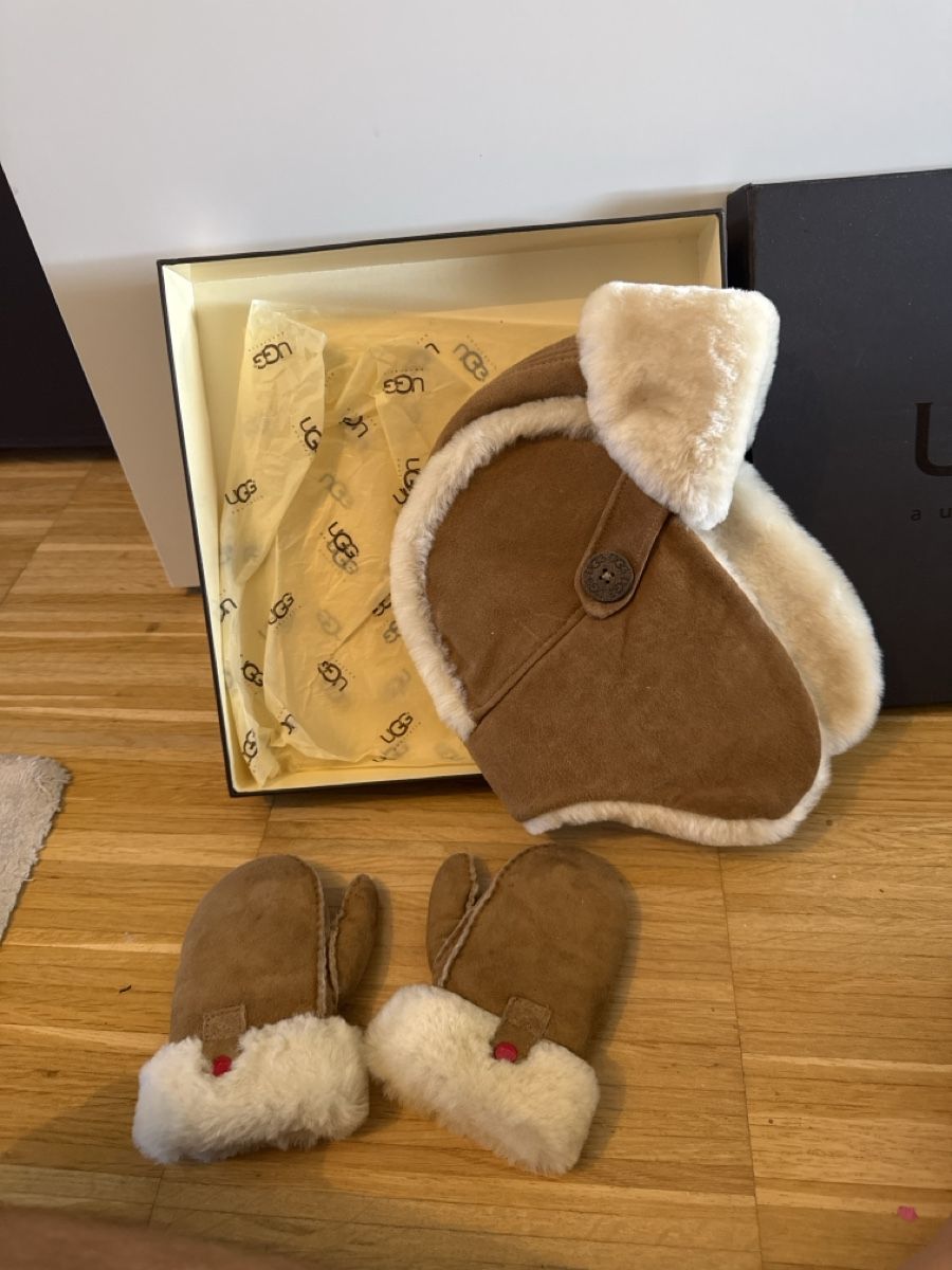 Ugg Lotti & Set di vestiti: UGG – Usato da Menzingen venduto da Dali2504 1