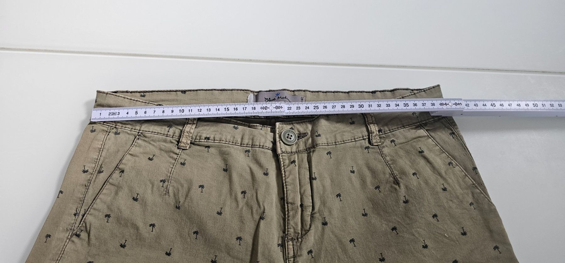 Pantaloni: Shorts mit Palmenmuster, Grösse 38 – Usato da Azmoos venduto da Jadejo 1