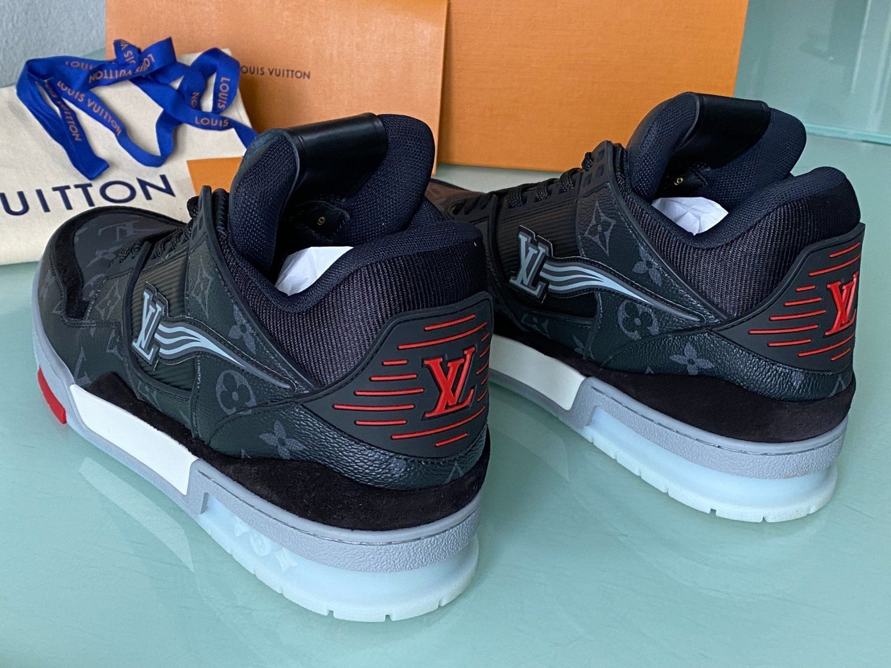 Louis Vuitton Scarpe da uomo: LOUIS VUITTON Eclipse Monogramm Leder Mid Sneakers 43.5 NEU – Nuovo e nell'imballaggio originale da Kreuzlingen venduto da kruezbiz 2