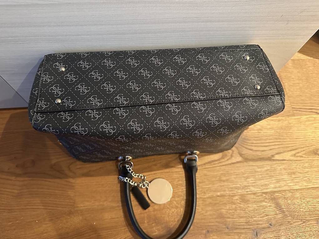 Borse da donna: Guess Handtasche - Schwarz – Usato da Wangen SZ venduto da Jaay_Sky 4