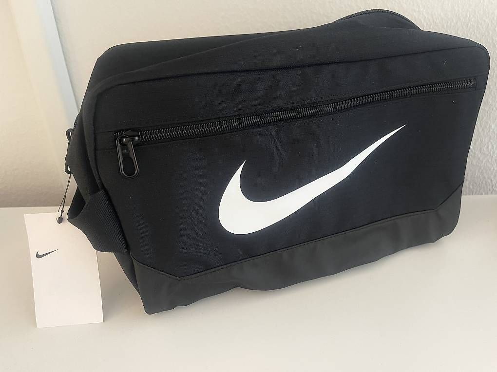 Nike Taschen: Nike Schuhbeutel Trainingsschuhtasche 11L NEU – Neu und originalverpackt aus Reinach BL von present4you