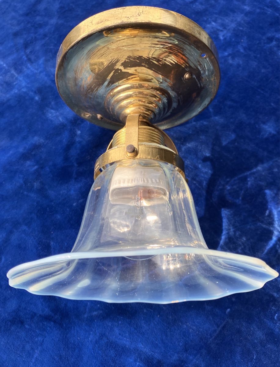 Lampadari & plafoniere: Deckenlampe Jugendstil Messing mit spezzielle Opalinglas – Usato da Zürich venduto da otomado 1