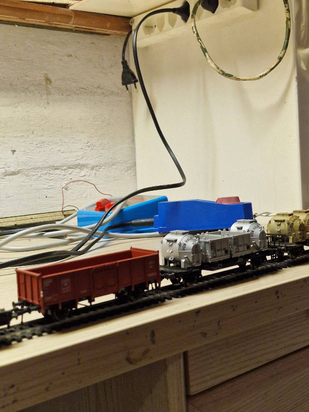 Fleischmann Modellini di ferrovie: Fleischmann Dampflok HO mit Güterwagen  – Usato da Herzogenbuchsee venduto da ioa_zcm6 9