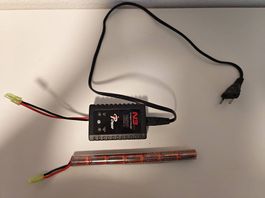 Airsoft AEG Set  Compact Charger & Stick-Akku 1600mAh