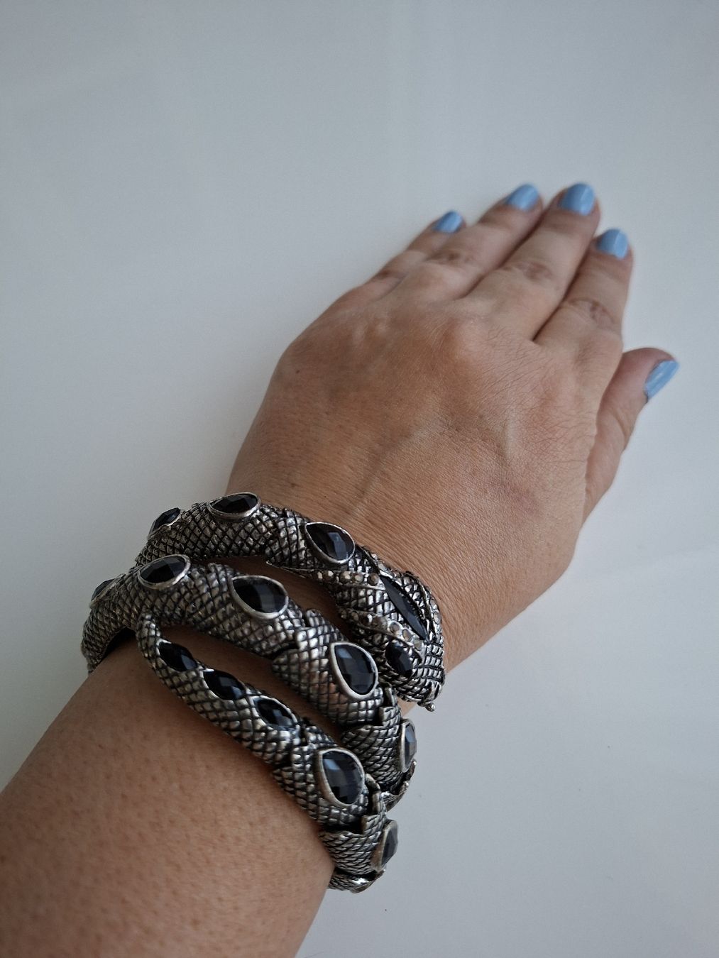 Armbänder & -reifen: Bracelet Serpent Argenté Noir Statement Vintage Extensible – Neu (gemäss Beschreibung) aus Lutry von Sim_Sta 7