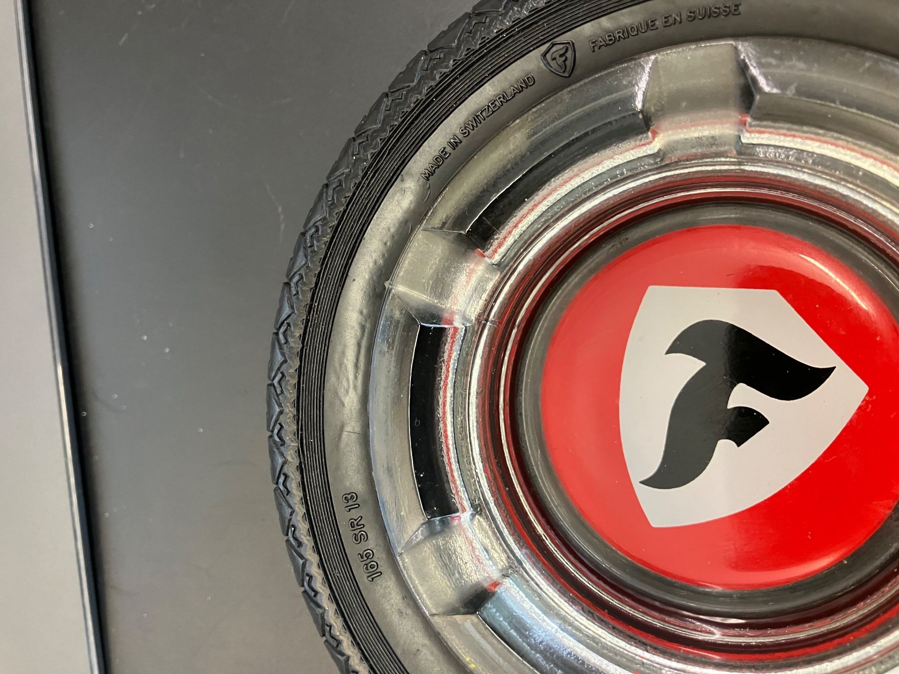Firestone Portacenere: Firestone Reifen Aschenbecher 14.5cm – Usato da Aarburg venduto da Wendepunkt_Fundgrube 3