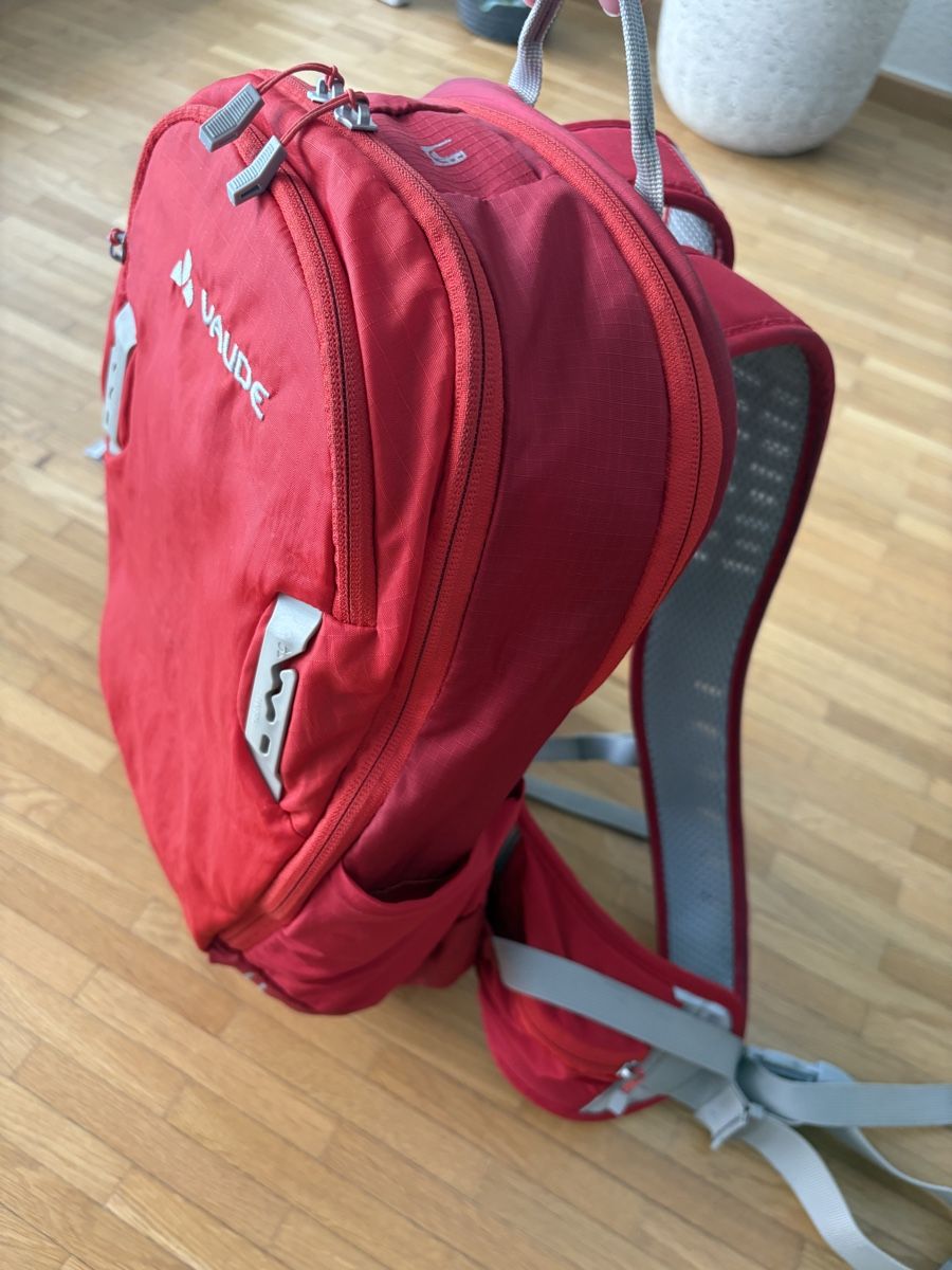 Vaude Zaini: Velorucksack VAUDE CLUSTER 10+3 – Usato da Basel venduto da TheShard 1