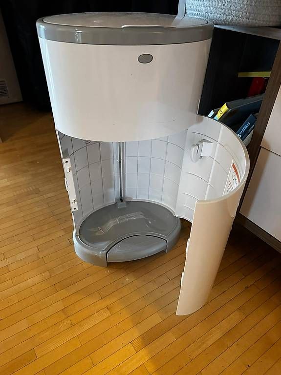 Poubelles: Windeleimer / Diaper bin – D'occasion à Alpnach Dorf par Emiel123 1