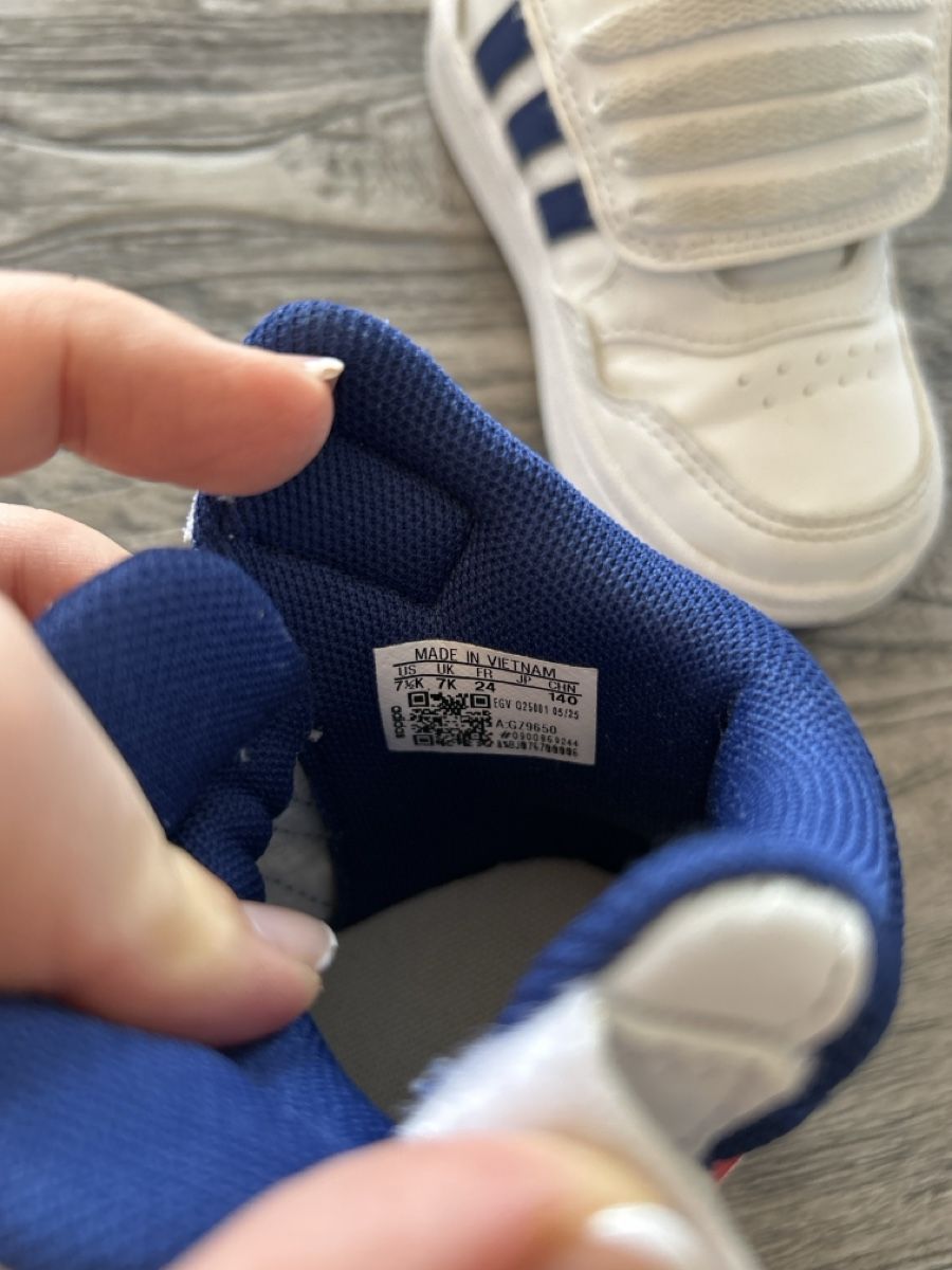 Adidas Herrenschuhe: Adidas-Turnschuhe, 24 – Gebraucht aus Walchwil von lil_6t8v 8