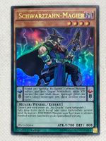 Schwarzzahn-Magier Yu-Gi-Oh Karte PEVO-DE004, 1. Auflage